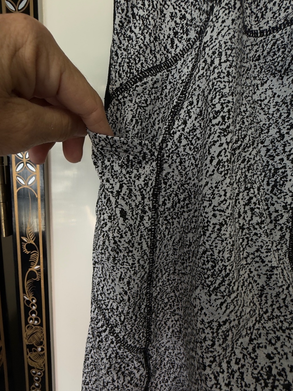 Women's Black and White Patterned Performance legging - Picture 5 of 8